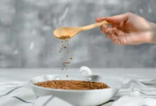 فوائد الحلبة الصحية للجسم، كيف تساعد على ضبط مستوى السكر وتحمي معدتك؟
